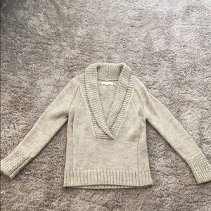 Cute Loft Size Medium Sweater